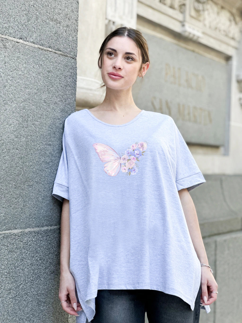 Mariposa con Flores